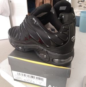 Men's running sneakers